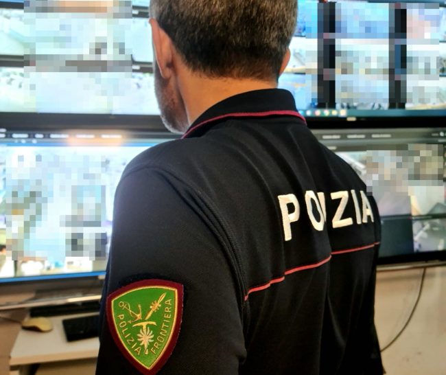 Furto di profumi all’Aeroporto di Catania: denunciato 21enne
