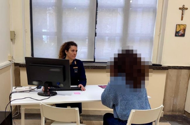 Catanese prende a colpi di bastone la moglie dopo una lite