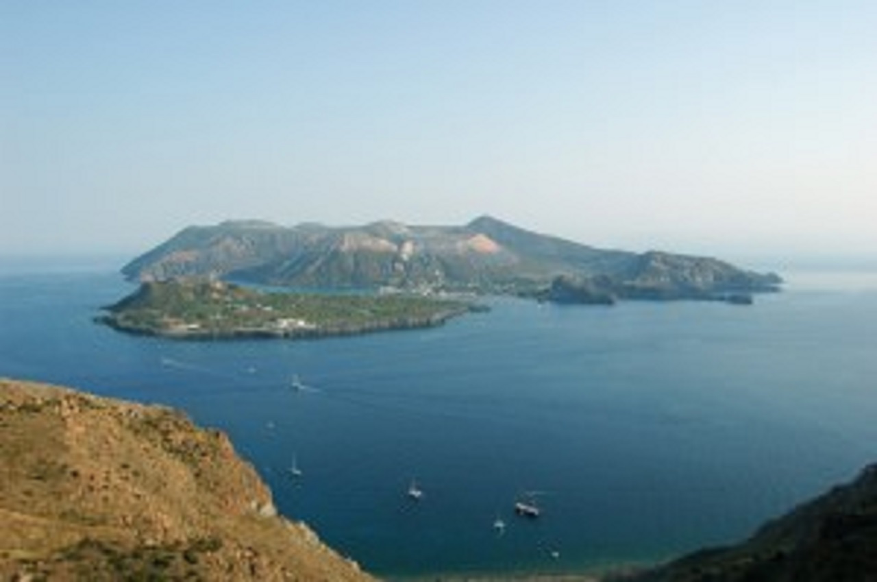 Isole Eolie, le azioni di contrasto al fenomeno dell’abusivismo edilizio