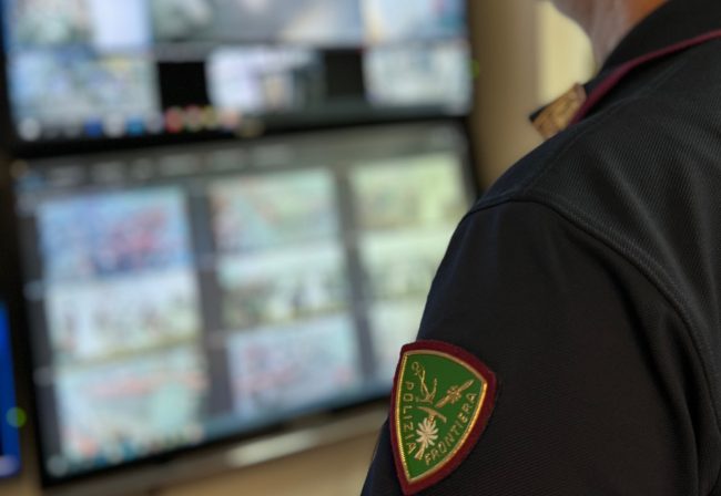 Ruba occhiali in aeroporto: 61enne di Ragusa denunciato