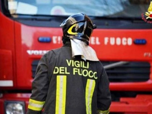 Incendio in una palazzina a Palermo: un ferito e indagini in corso