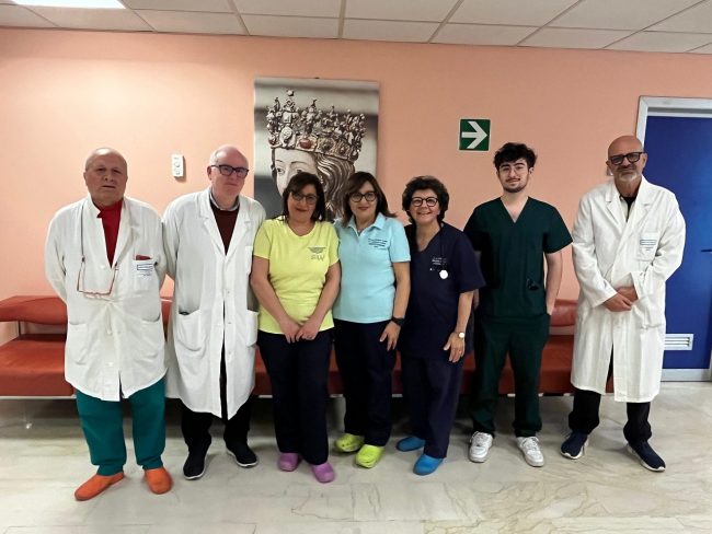 Un fine vita dignitoso, gli “angeli in corsia” dell’Hospice del Garibaldi al fianco dei pazienti terminali