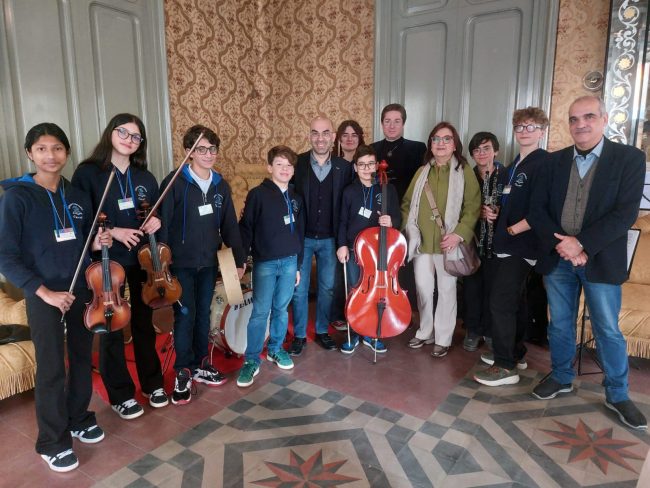 Giornate FAI di Primavera 2025: gli Apprendisti Ciceroni dell’I.C. “Cavour” a Palazzo Mannino-Acampora di Catania