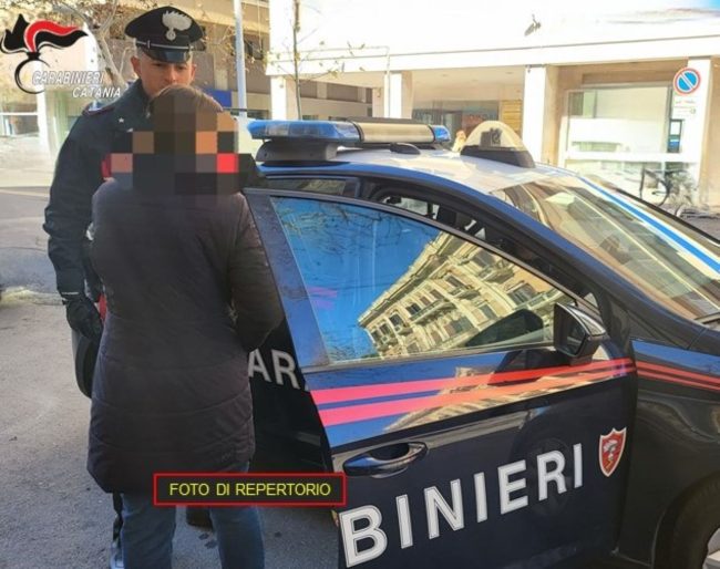 Misterbianco, si ubriaca e picchia la moglie: arrestato 43enne
