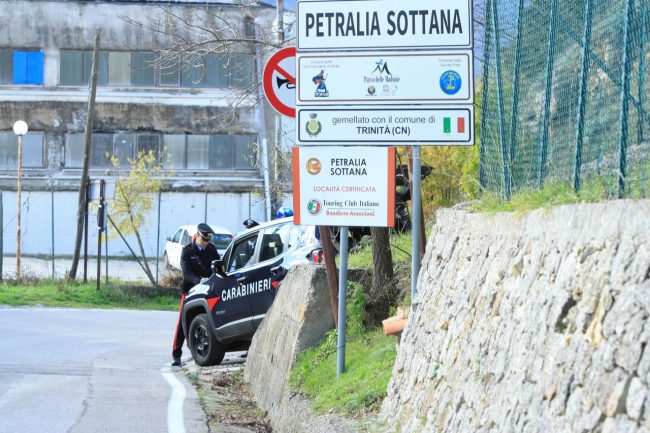 Festa di Carnevale con la droga: arrestato 21enne a Castellana Sicula