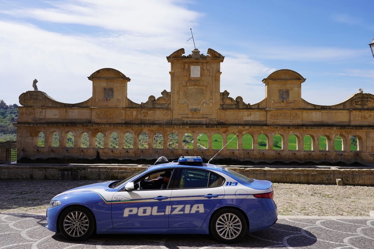 Enna, in azione i controlli della polizia per la prevenzione e il contrasto ai fenomeni criminali