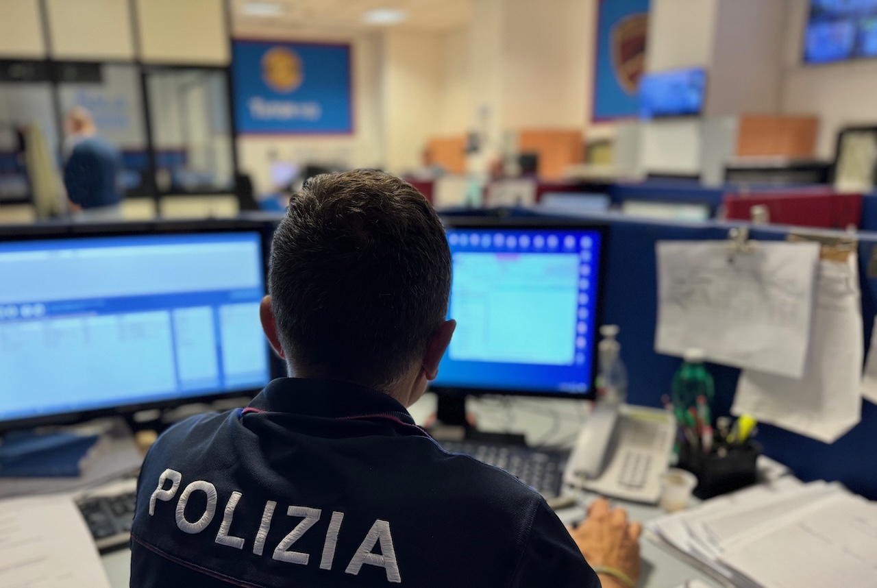 Tre tentativi di truffa con documenti falsi: arrestata donna a Catania