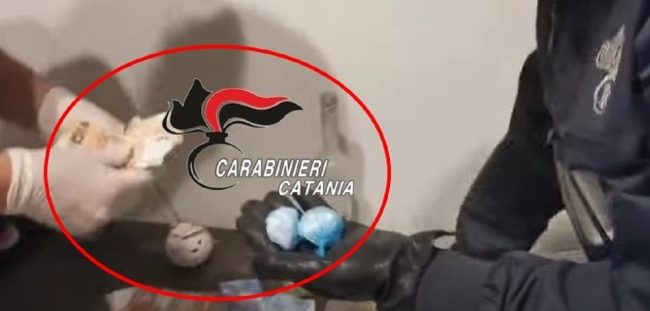 Spaccio “porta a porta” a Catania, arrestato 22enne