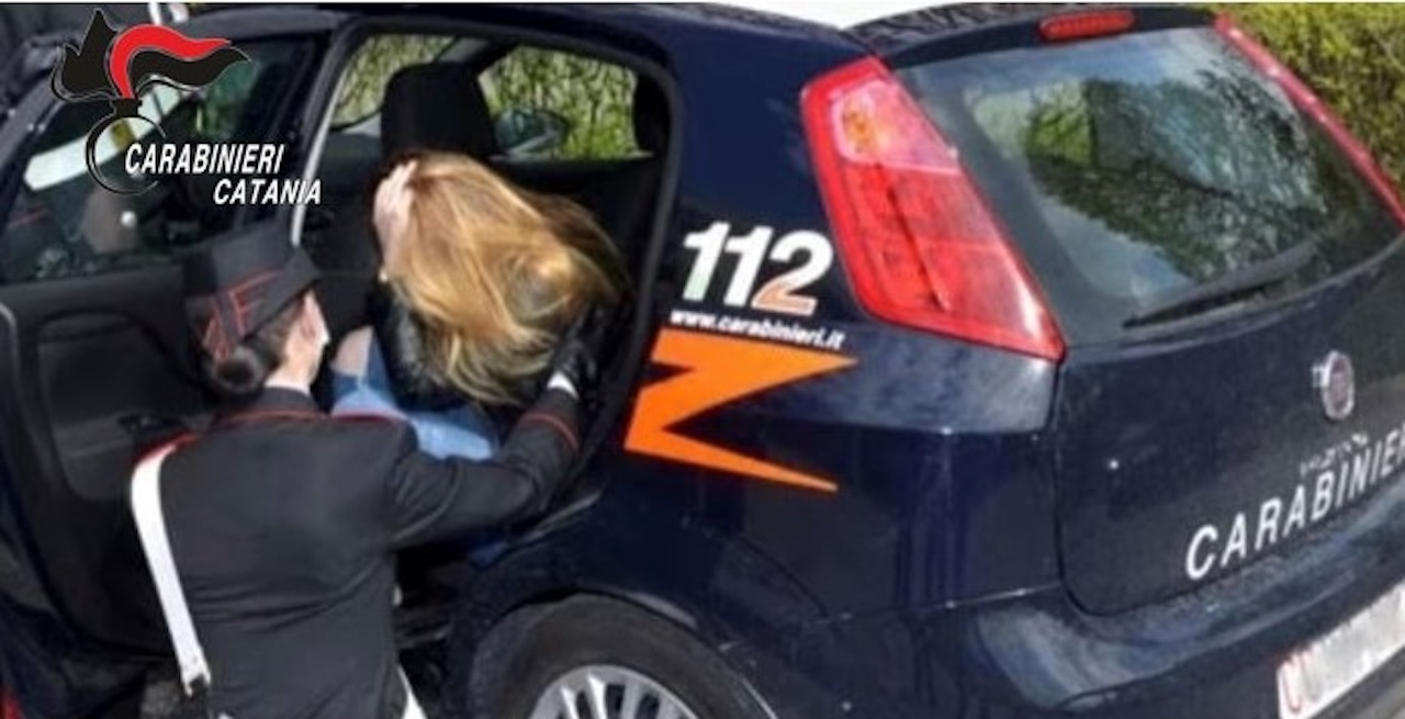 “Ti brucio con la benzina”, arrestato 37enne di Paternò per minacce e atti persecutori contro l’ex compagna