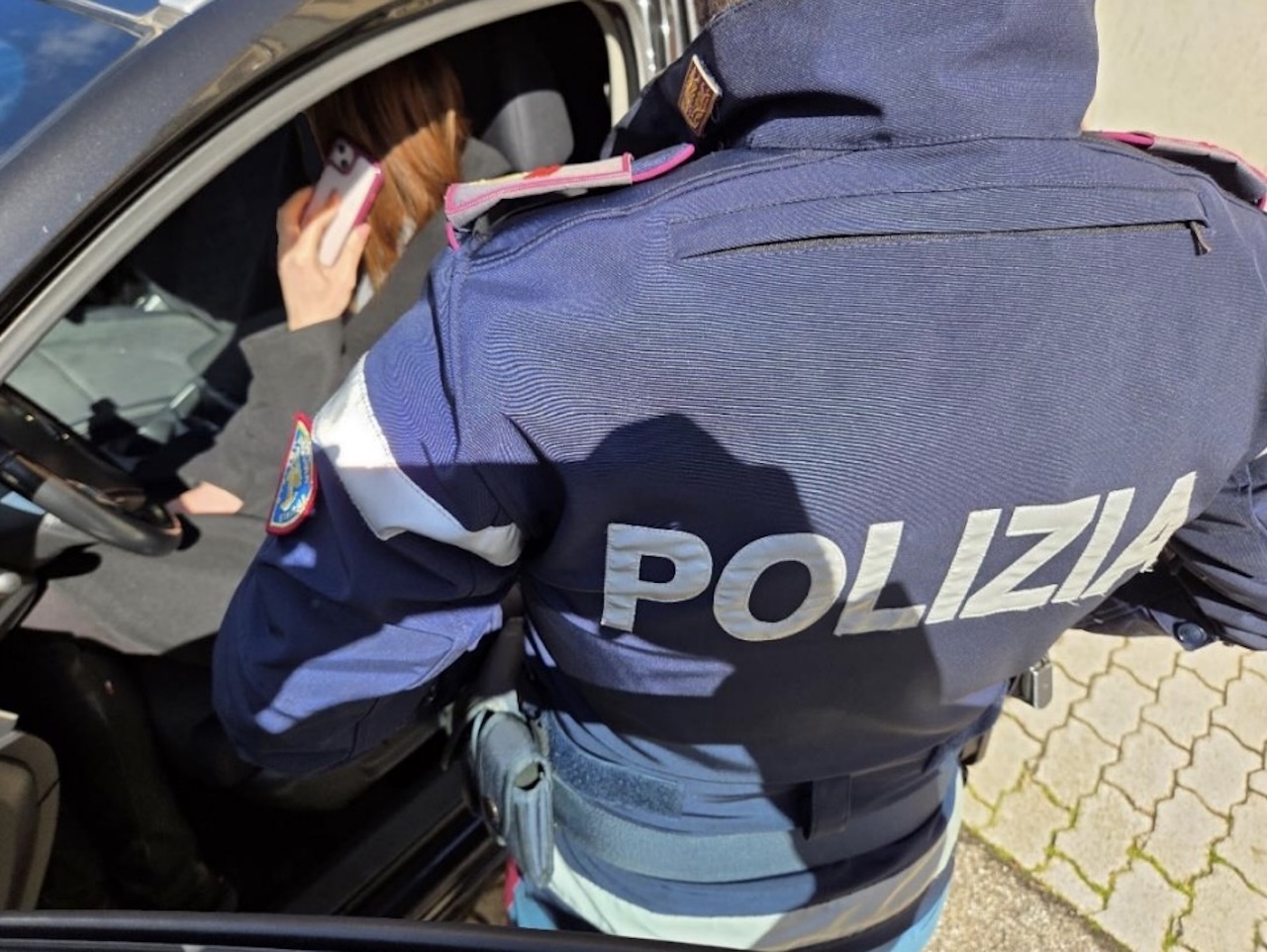 Messina, guida con il cellulare: la Polizia Stradale intensifica i controlli