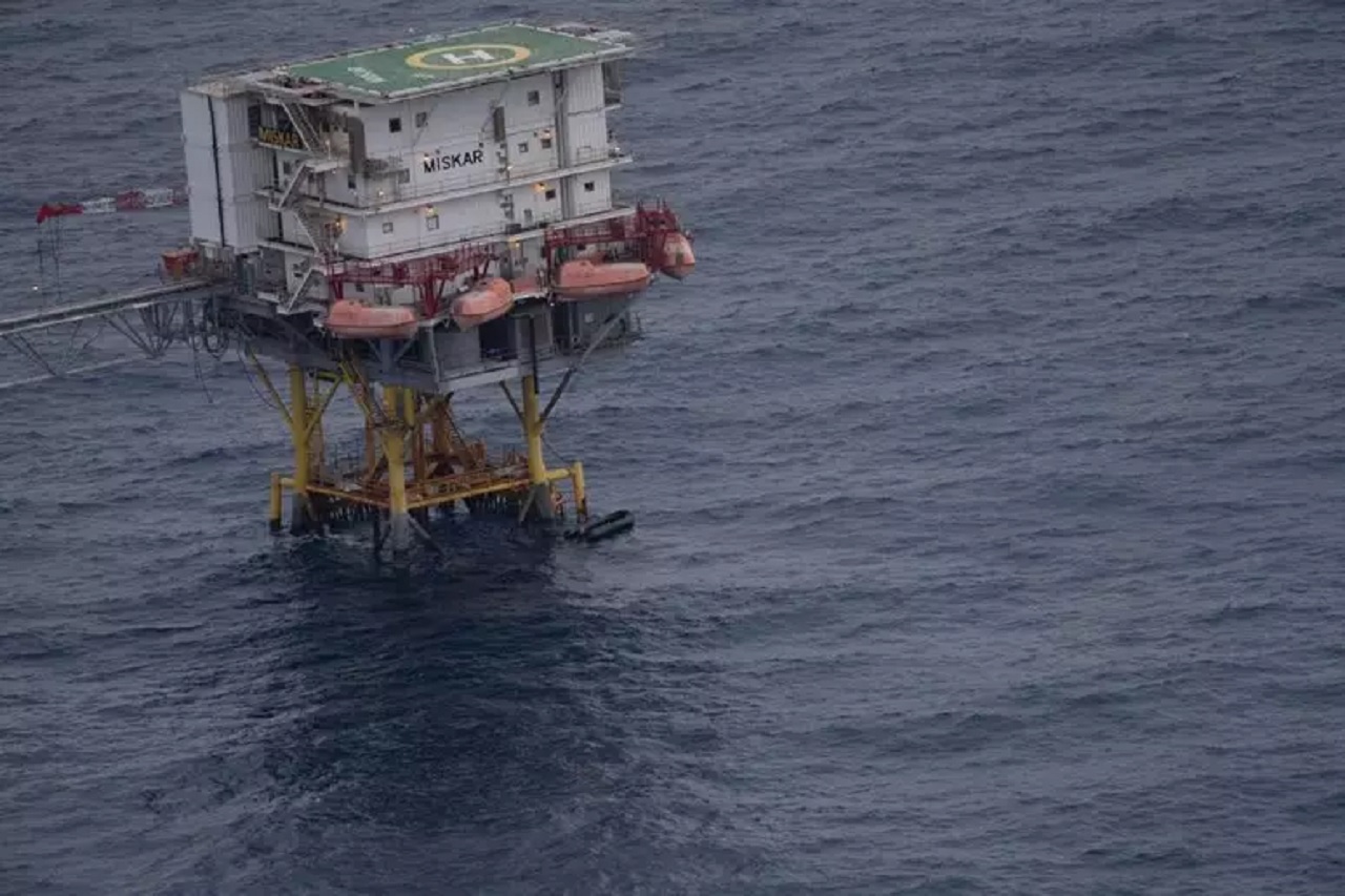 Migranti bloccati su piattaforma petrolifera, l’Ong Mediterranea chiede interventi immediati