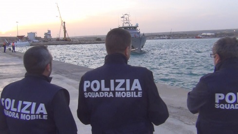 Siracusa, fermati due egiziani per favoreggiamento dell’immigrazione clandestina