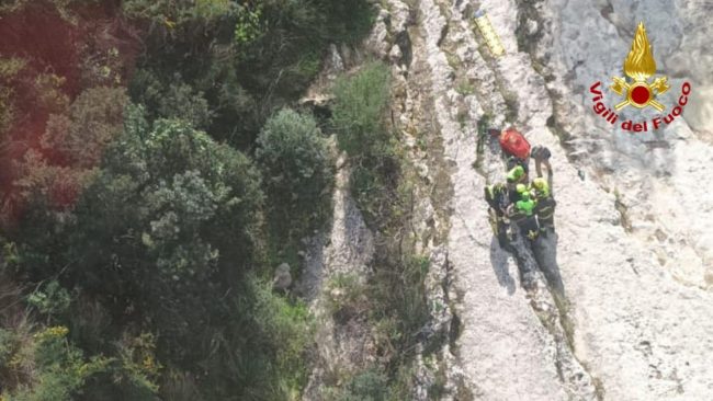 Colto da malore, uomo soccorso a Cassibile dai Vigili del Fuoco