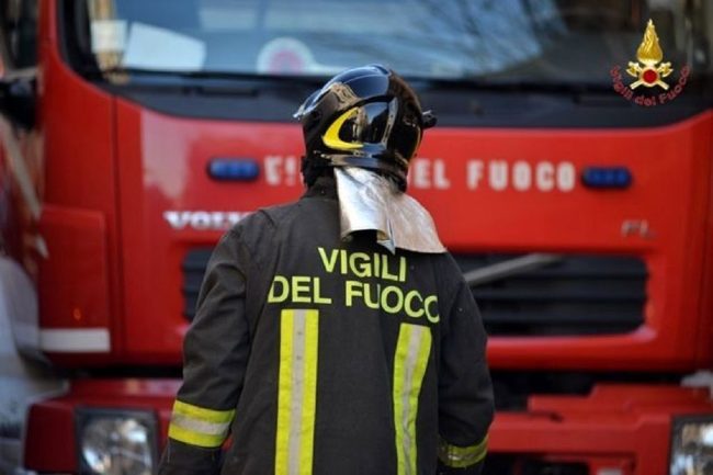Palermo, uomo precipita da una finestra e muore sul colpo: si indaga sulle dinamiche