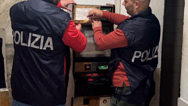 Sala giochi di San Cristoforo sotto sequestro riattiva slot illegali: multa da 76mila euro e denuncia per il titolare