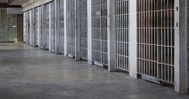 Agrigento, cellulari in carcere e telefonate alla famiglia: 4 indagati