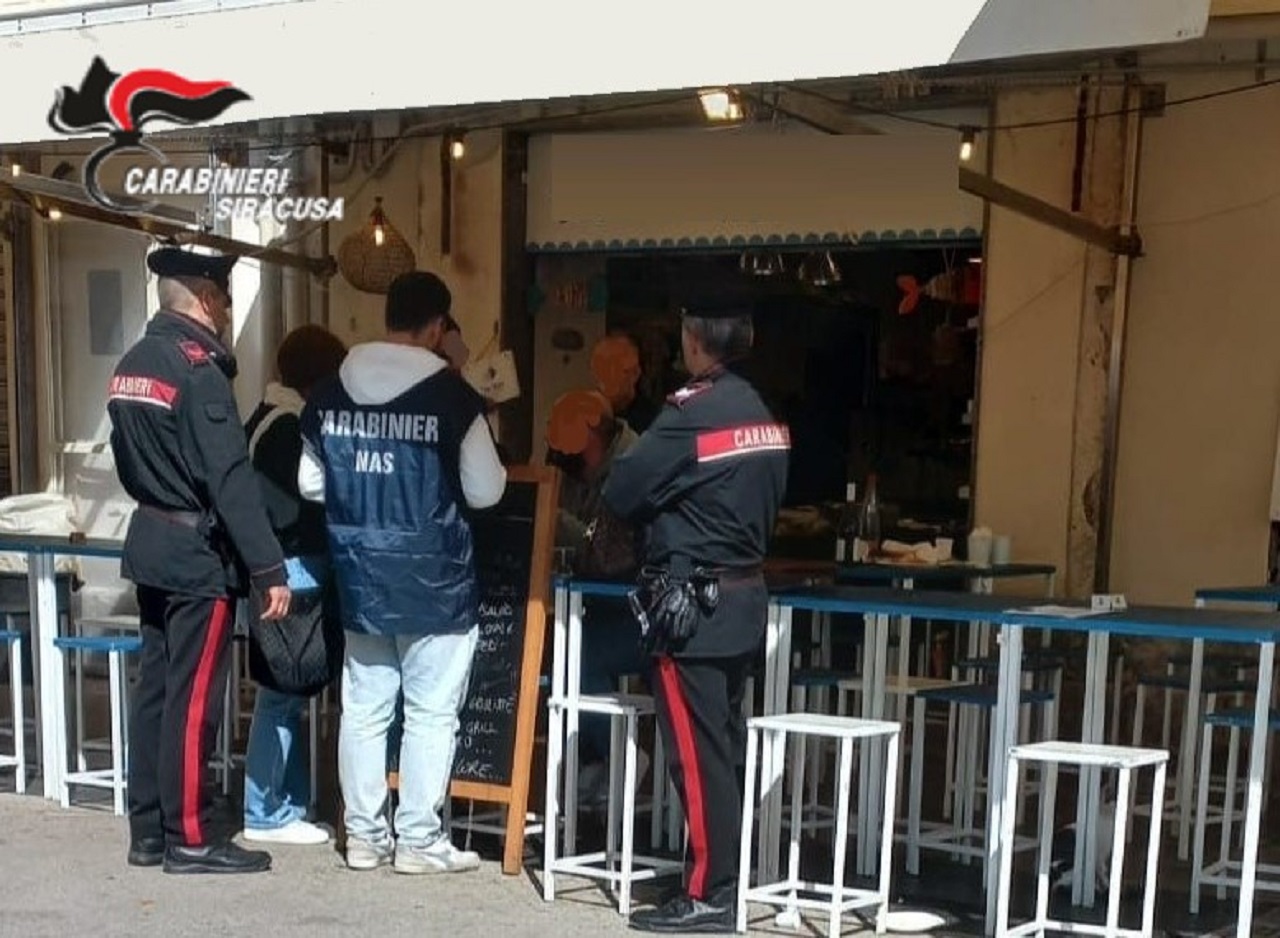 “Piovono” sanzioni dopo le ispezioni in cinque ristoranti ad Ortigia