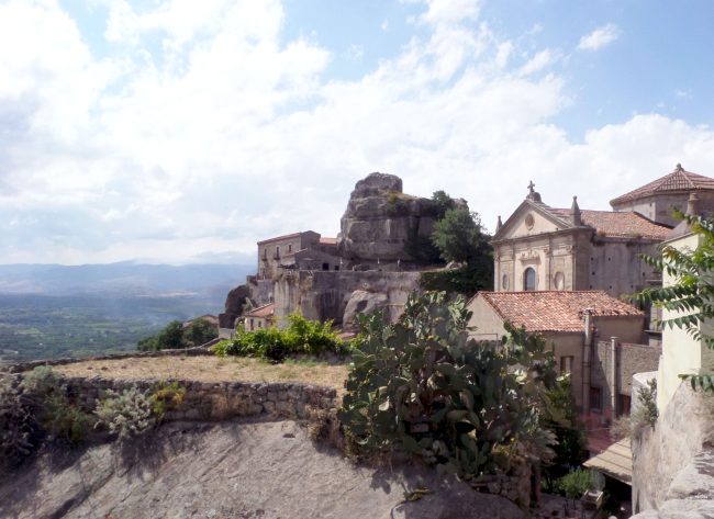 Pnrr, 44 milioni per rilanciare 36 borghi siciliani: parte da Ustica il progetto “Attrattività dei Borghi”