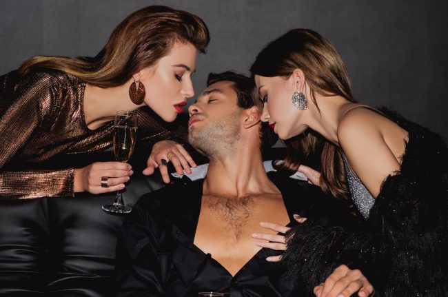 Oltre la monogamia: il brivido della coppia aperta