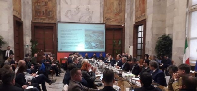 STMicroelectronics, USB chiede garanzie. Adorno (M5S): “Dove sono finite le assunzioni promesse?”