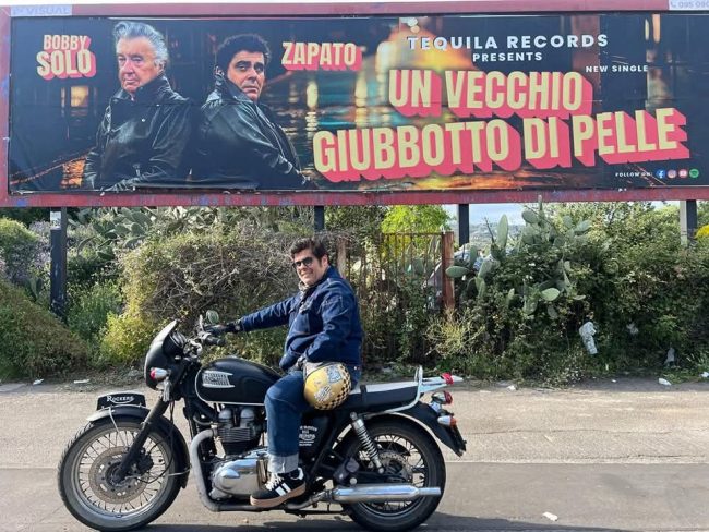Nuova avventura rock per Zapato insieme a Bobby Solo eterni rebels con indosso “un vecchio giubbotto di pelle”