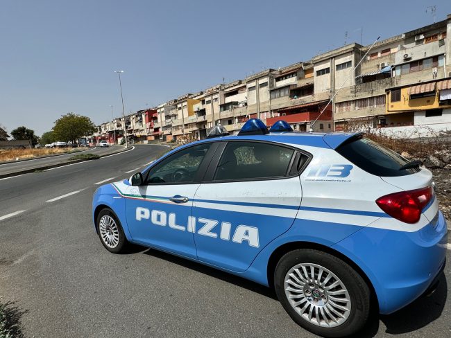 Catania, ferisce il cognato con un taglierino dopo lite per infiltrazioni d’acqua in casa: denunciato 63enne