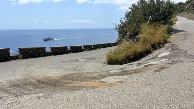 Filicudi, 6 milioni per il rifacimento della strada tra il porto e Pecorini a Mare: al via i lavori