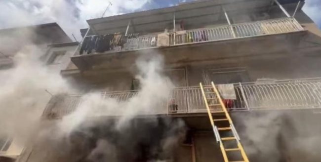 Incendio in un’abitazione di Raffadali: evacuazione immediata e due feriti