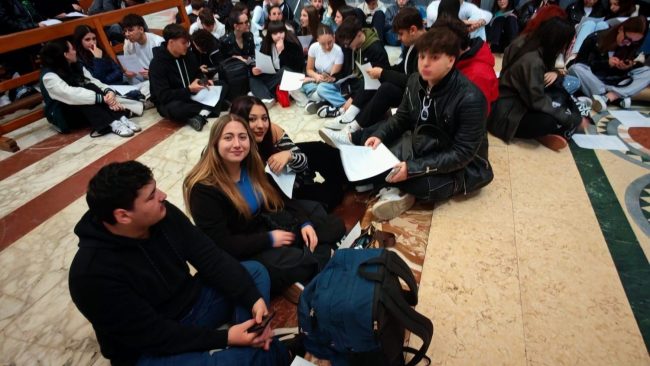 L’Istituto “Rapisardi” di Paternò in cattedrale a Catania per il “Giubileo degli Studenti 2025”