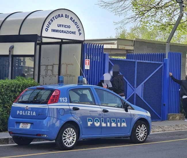 Ragusa, espulsi 50 stranieri irregolari: uno segnalato per terrorismo