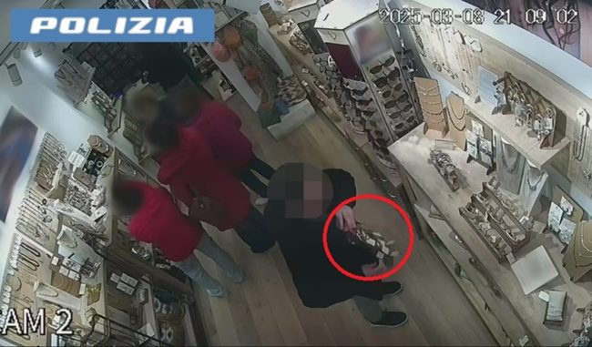 Catania, ladro tenta due colpi nel giro di pochi giorni ma viene arrestato