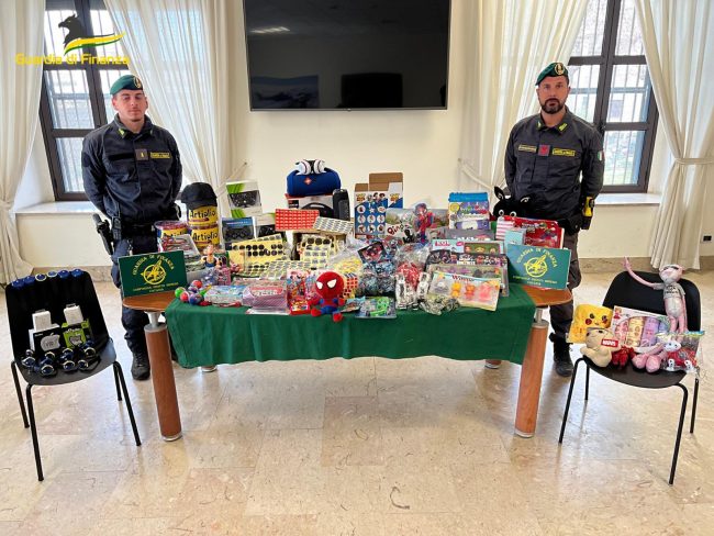 Il mega mercato del falso a Catania: sequestrati più di 2 milioni di pezzi