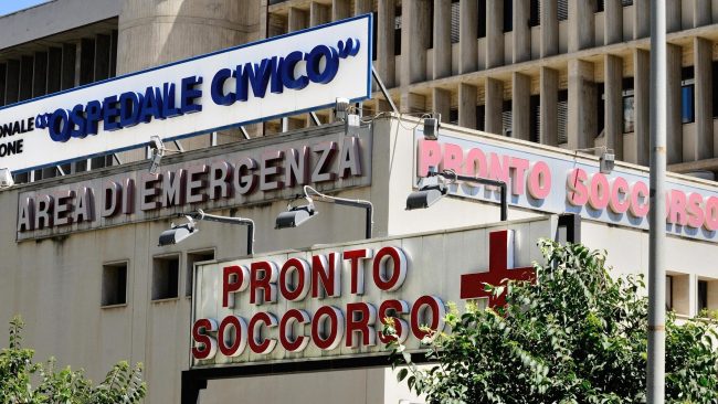 Palermo, incidente mortale in via La Loggia: donna travolta e uccisa da un camion