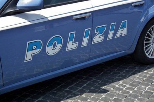Motorini imbottiti di cocaina spediti alle Eolie: cinque arresti