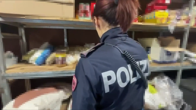 Catania, irregolarità in un ristorante al porto: multe per oltre 18mila euro e 80 chili di alimenti distrutti