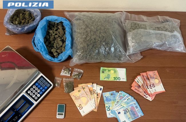 Catania, trasforma il proprio negozio di alimentari in piazza di spaccio: arrestato 39enne