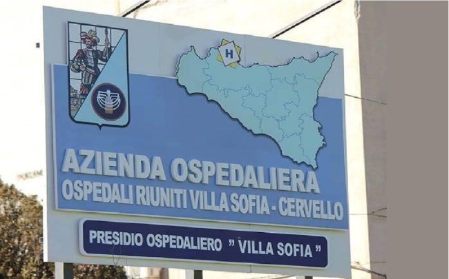 Grave un ciclista finito contro un muro a Palermo