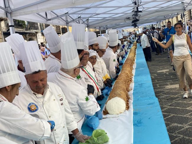 “Il Cannolo dei Record”: dietro le quinte di un’impresa dolciaria siciliana senza precedenti