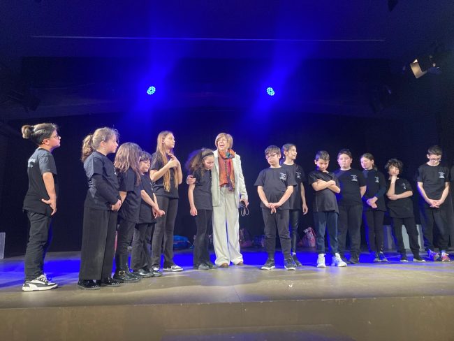 Piccole storie in scena: il teatro prende vita all’I.C. “G. Fava” di Mascalucia grazie al progetto PN2127