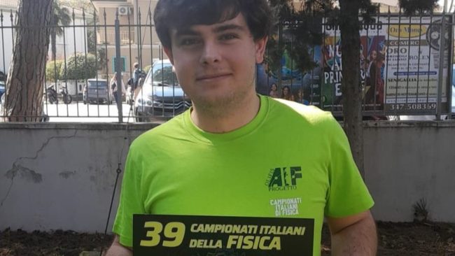 Olimpiadi di Fisica, Federico Roccaforte dell’I.I.S. “C. Marchesi” di Mascalucia conquista l’Argento Nazionale