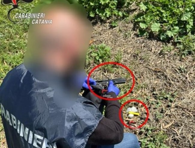 Catania, spaccio di droga e armi clandestine: due arresti al Pigno