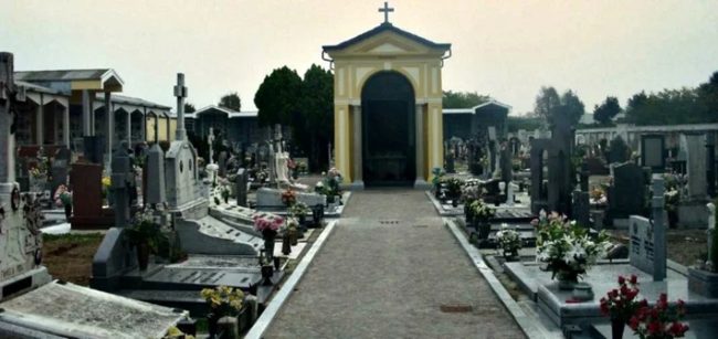 Stretta sui lavori edili irregolari al cimitero di Catania: il Comune intensifica i controlli