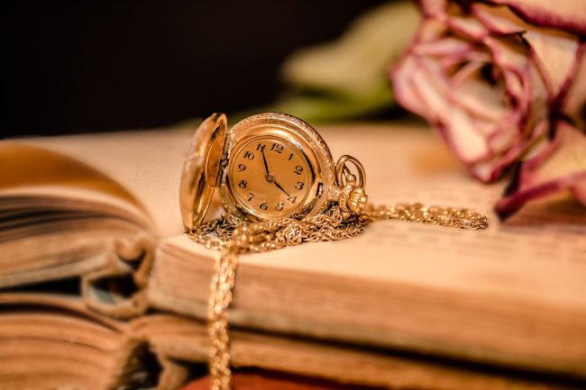 Giovani e nostalgia: perché a 20 anni si rimpiange già il passato