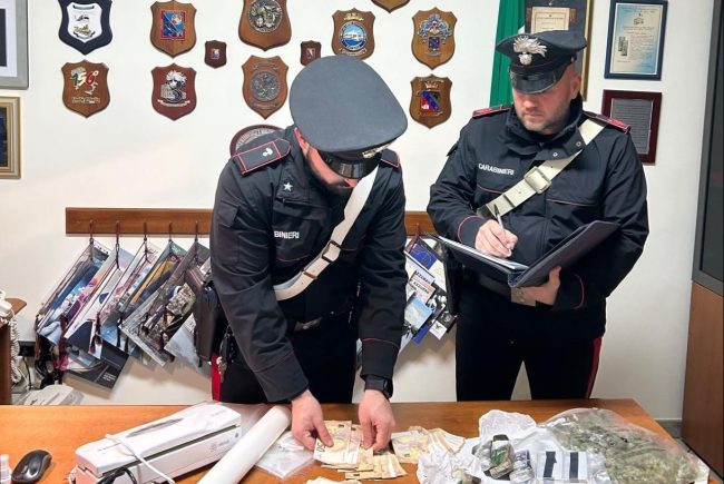 Siracusa, operazioni antidroga: in manette due uomini, segnalato un 34enne