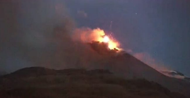 Etna in eruzione, registrata attività in corso da crateri sommitali