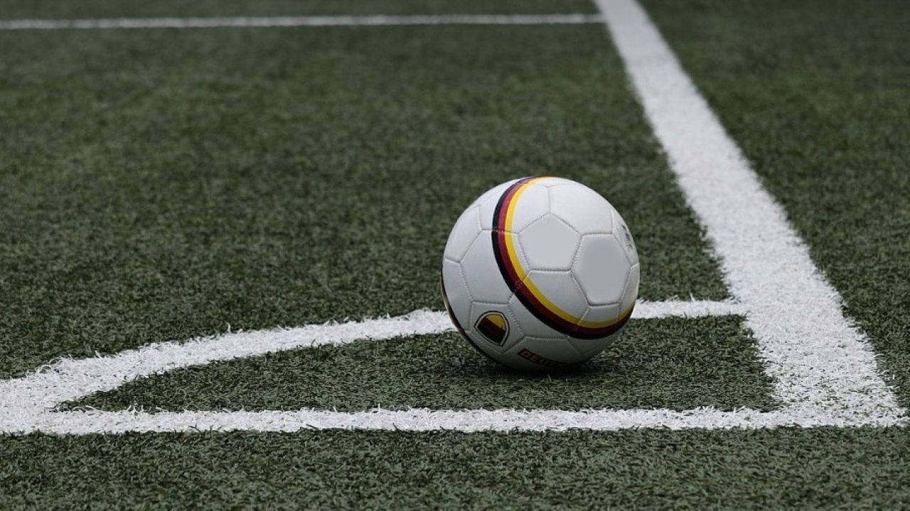 Calcio, slittano a domenica le partite della Serie C per i funerali del Papa