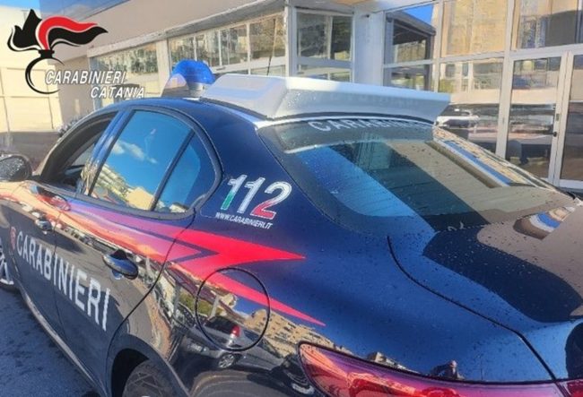 Catania, arrestato per furto di bottiglie di olio d’oliva