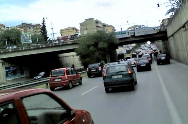 Mattinata di caos a Palermo: incidenti sulla A29 e A19. Città in tilt per lavori