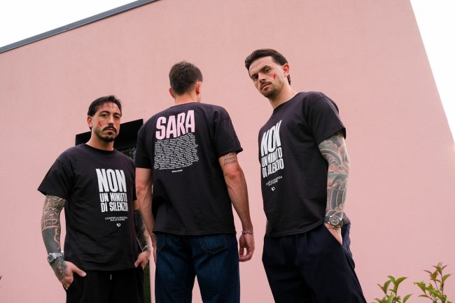 Il Palermo in campo con una maglia dedicata a Sara Campanella