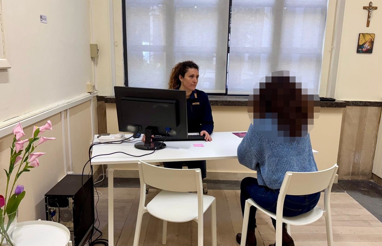 Banale lite sfocia in violenza inaudita: 32enne picchiata davanti ai figli dal compagno a Catania